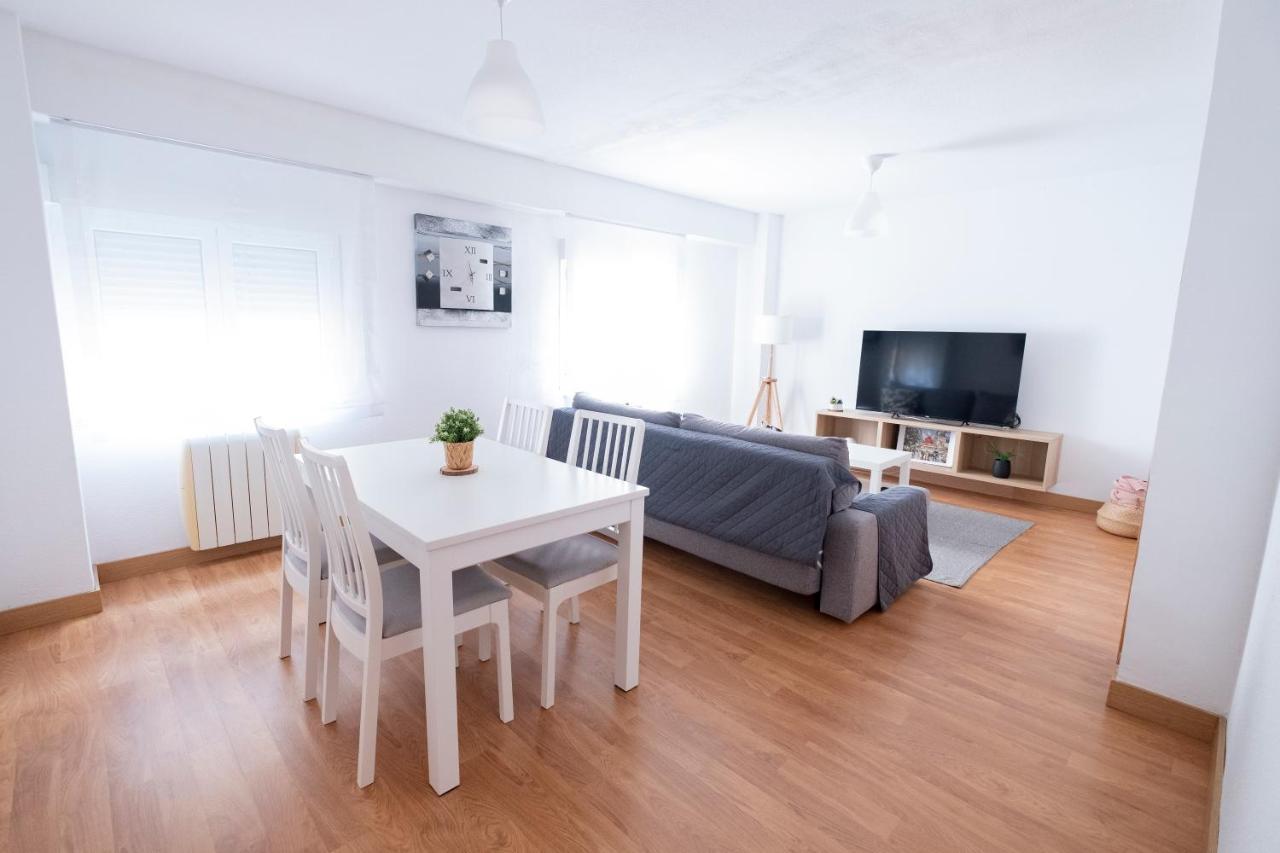 شقة La Casina De Leo Y Mia - Centro De Gijon 6P - Wifi - Vut-3398-As المظهر الخارجي الصورة